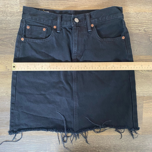 Levi's Jean Skirt 24 Black Denim Premium Frayed Western Rodeo Stampede Summer - Picture 7 of 15